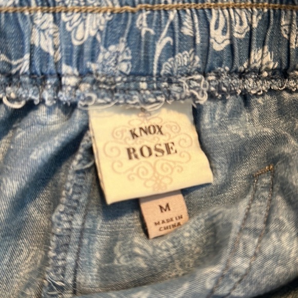 Knox Rose Paper-bag Distressed Chambray Floral Boho Shorts with Waist-tie Sz M - Picture 9 of 10